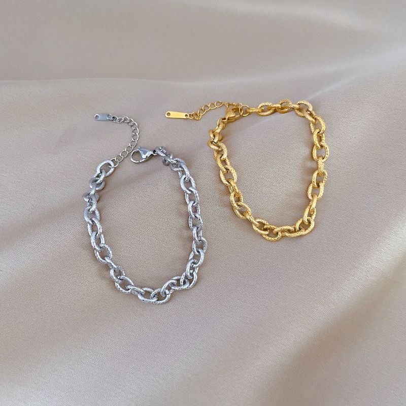Gold & Silver Plated Whole Body Titanium Steel Textured Oval Interlock Link Chain Bracelet For Women, Minimalist Distressed Retro Dainty Adjustable Extension Wrist Chain, Ins Viral Versatile Daily Dating Best Friend Matching Fashion Hand Jewelry, Anti-Tarnish Waterproof Sweat Resistant Skin Friendly
