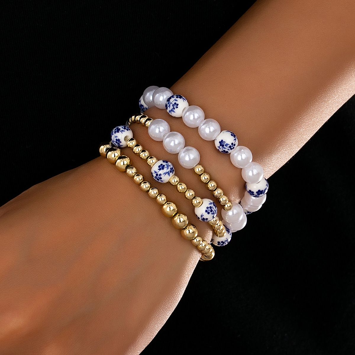 4-Piece Blue & White Porcelain Pattern Beaded Bracelet Set, Gold-Tone & Imitation Pearl Stackable Stretch Bracelets, Elegant Minimalist Fashion Jewelry for Women
