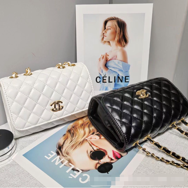 High-end Small Women's Bag Summer 2023 New Trendy Fashion Niche Handbag Diamond Chain Retro Square Bag
