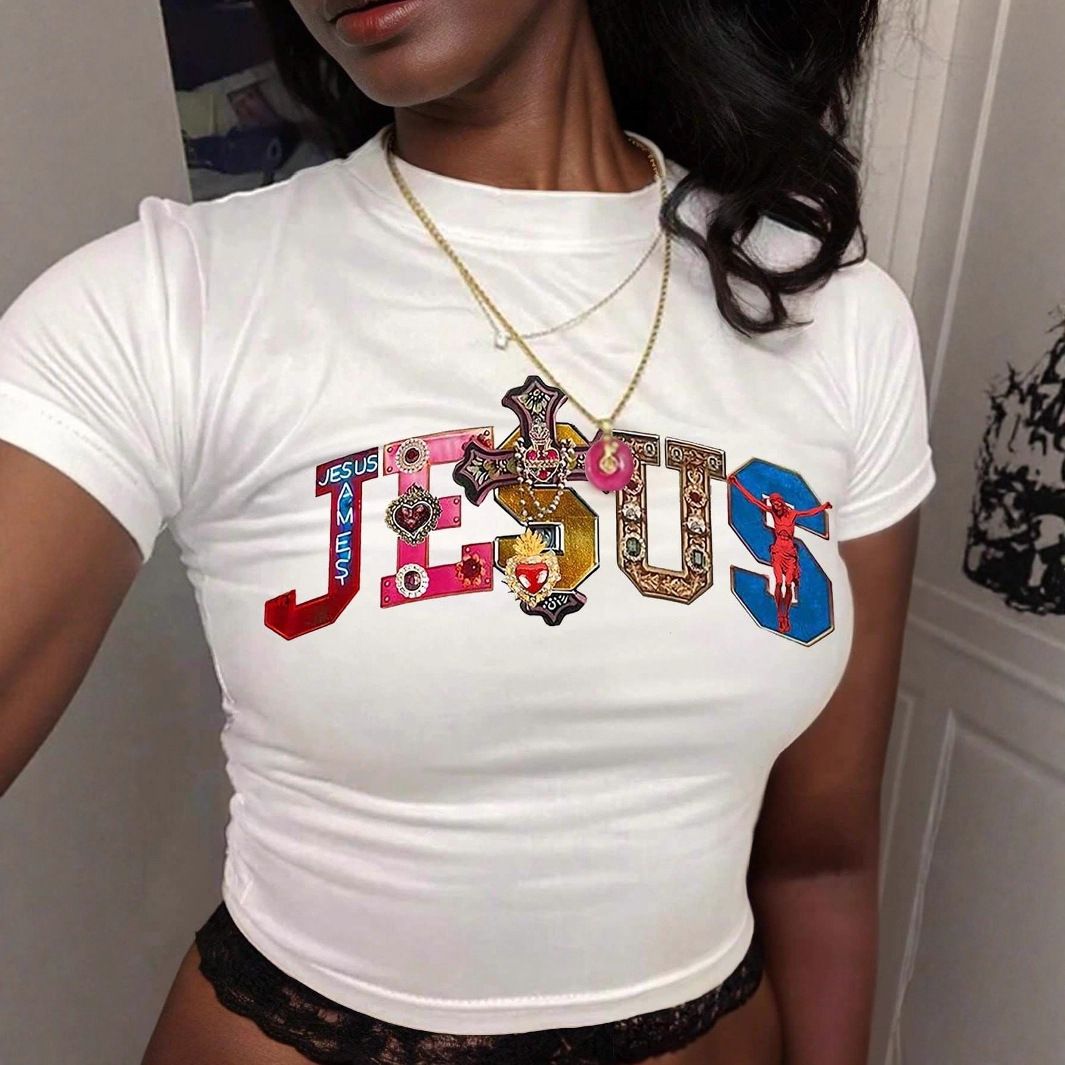 New Summer Sweet Spicy Style Tight Cropped Short Sleeve Letter Graphic Print Slim Bodycon Silhouette Waist Exposed Cut Lightweight Breathable Soft Fabric Fashion Daily Streetwear Women Blouse Match High Waist Jeans Skirts