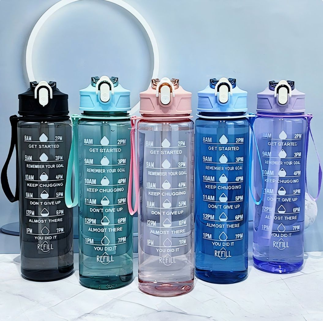 Portable transparent 900-milliliter plastic leak-proof outdoor sports water bottle