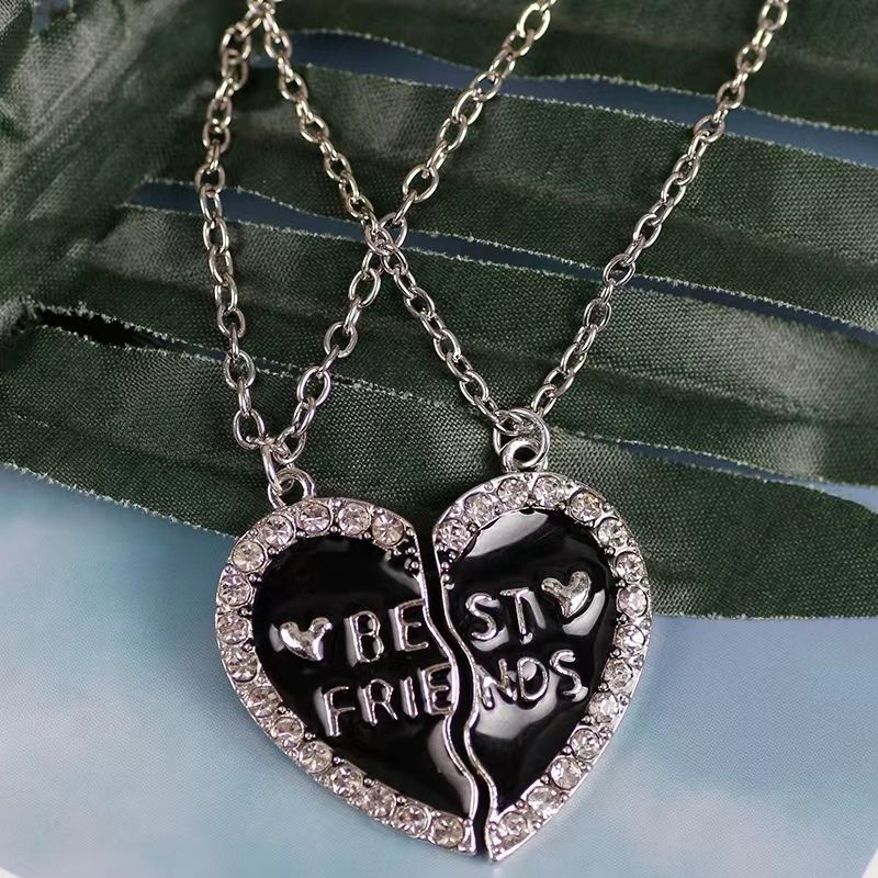 X31 Men and Women Love Splicing Pendant Necklace Couple Clavicle Chain Gift