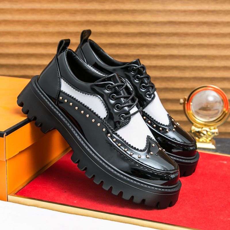 Cross-border large-sized 2025 formal casual shoes with rivets, personalized barber leather shoes, thick-soled height-increasing, black and white fashionable men's shoes