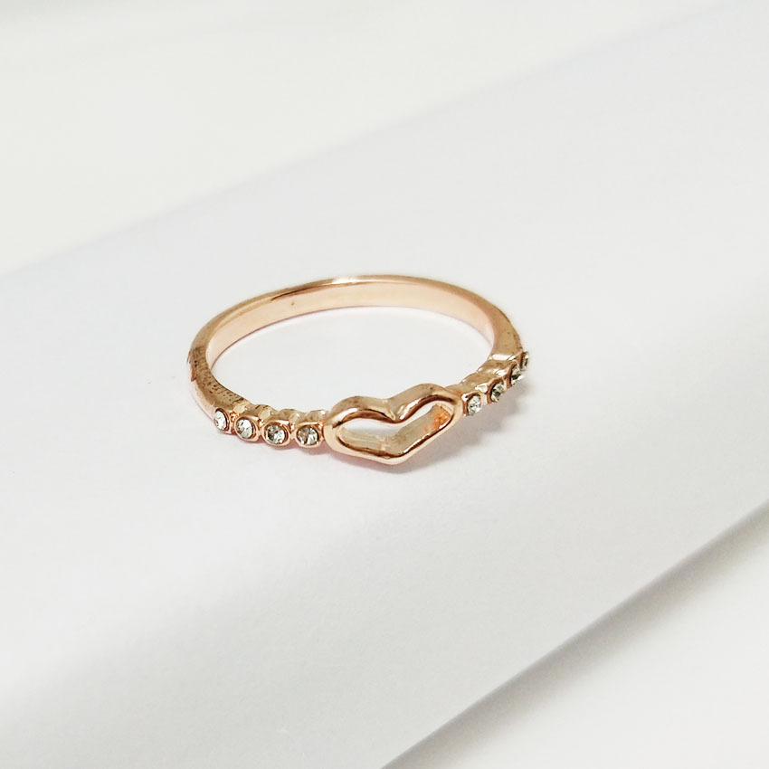 20210 Love Ring Hollow Set Inlaid  Crystal Heart-Shaped Fashion Ring for Mother's Day Gift