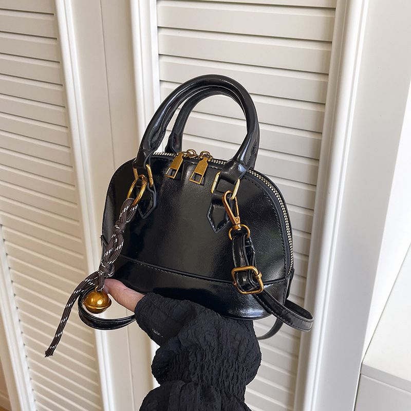 Shell Shaped Bag for Women, Fashion Versatile Single Shoulder Bag Niche Handbag Classic Crossbody Purse
