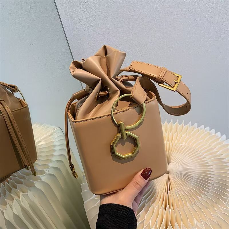 Niche design small handbags for women, 2026 new fashion single-shoulder crossbody bag, mini small square bag