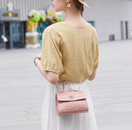 Crocodile Mini Handbag for Women Fashion Designer Chain Strap Crossbody Purse Single Handle PU Lining for Spring Summer Dress