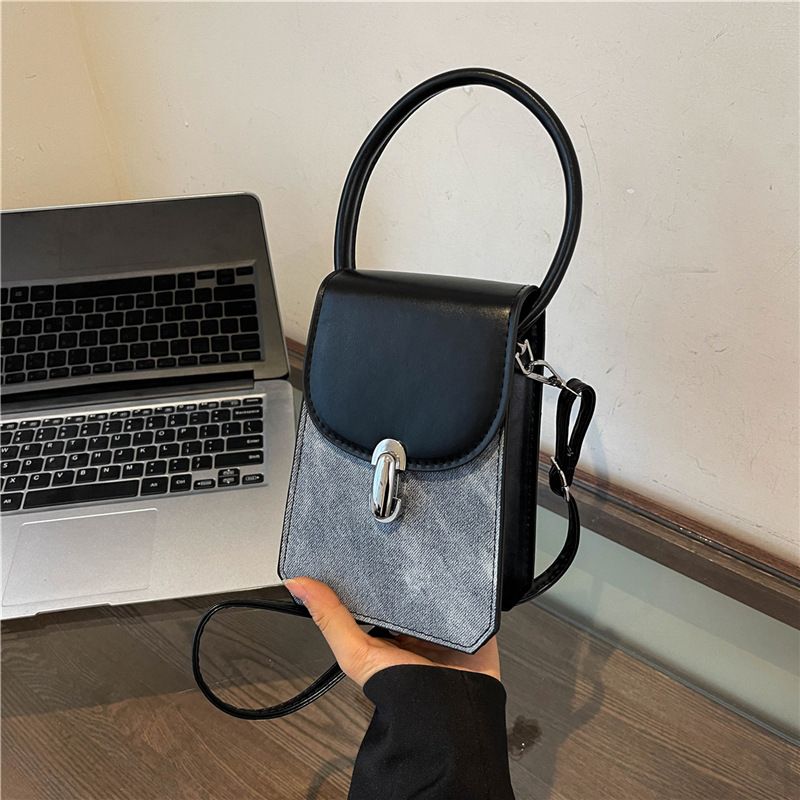 A new summer casual and personalized mobile phone bag for women in 2025, a small square bag and a retro and fashionable crossbody bag