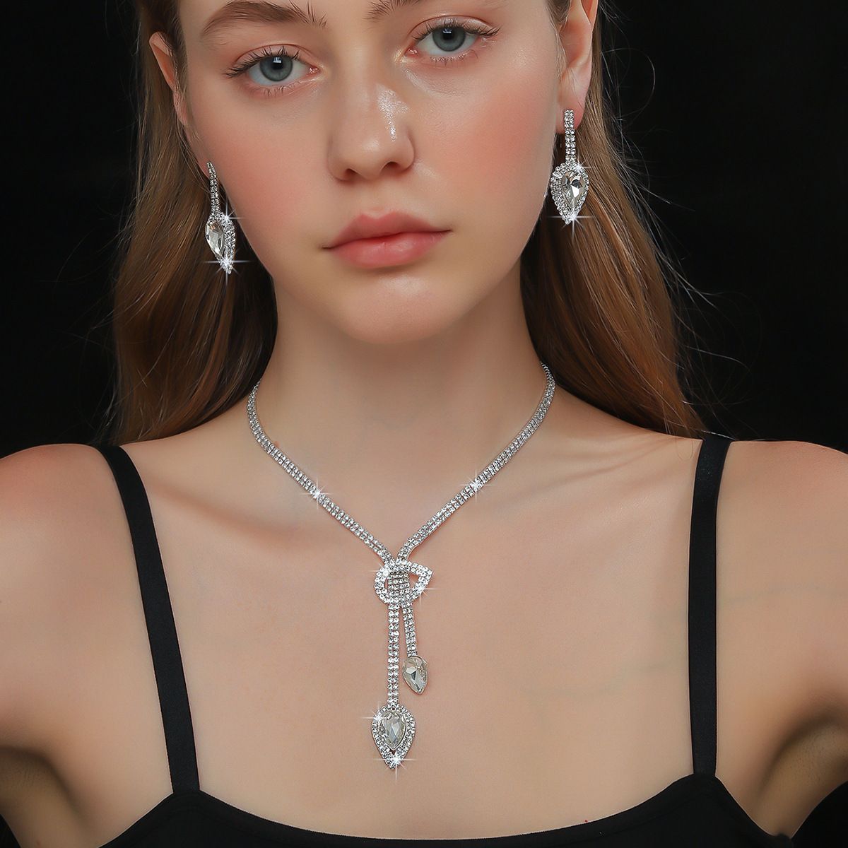 Shiny Full Paved Rhinestone 2Pcs Jewelry Set Water Drop Tassel Necklace Dangle Earrings Silver Black Plated V Shape Choker Elegant Bridal Wedding Gown Accessory Sparkling Statement Crystal Ornament For Evening Banquet Prom Formal Party Women Fashion Matching Gift
