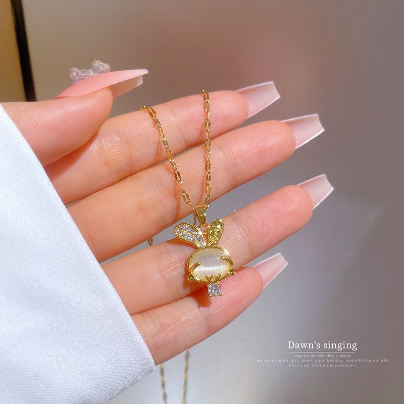 Light Luxury Micro Pave Cubic Zirconia Rabbit Cat Eye Stone Pendant Necklace For Women, Gold Plated Copper Clavicle Chain, Ins Cute Dainty Jewelry Gift For Daily Dating Party Wear
