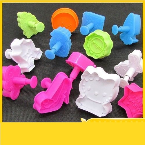 3D three-dimensional spring press plastic cut cookies mold flip sugar baking tools animal cartoon home not loose