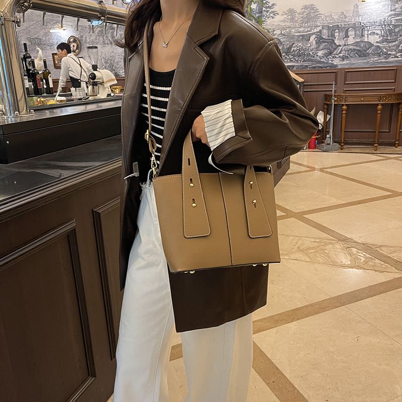 Miss DG 2025 new fashion texture bag casual trend large capacity shopping bag handbagKhaki