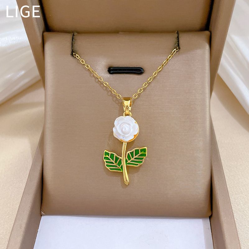 Women Natural White Shell Rose Pendant Necklace, Enamel Green Leaves Design, Titanium Steel Chain Clavicle Necklace, Elegant Glamour Fashion Floral Jewelry for Daily Dating Banquet Party Ladies Gift