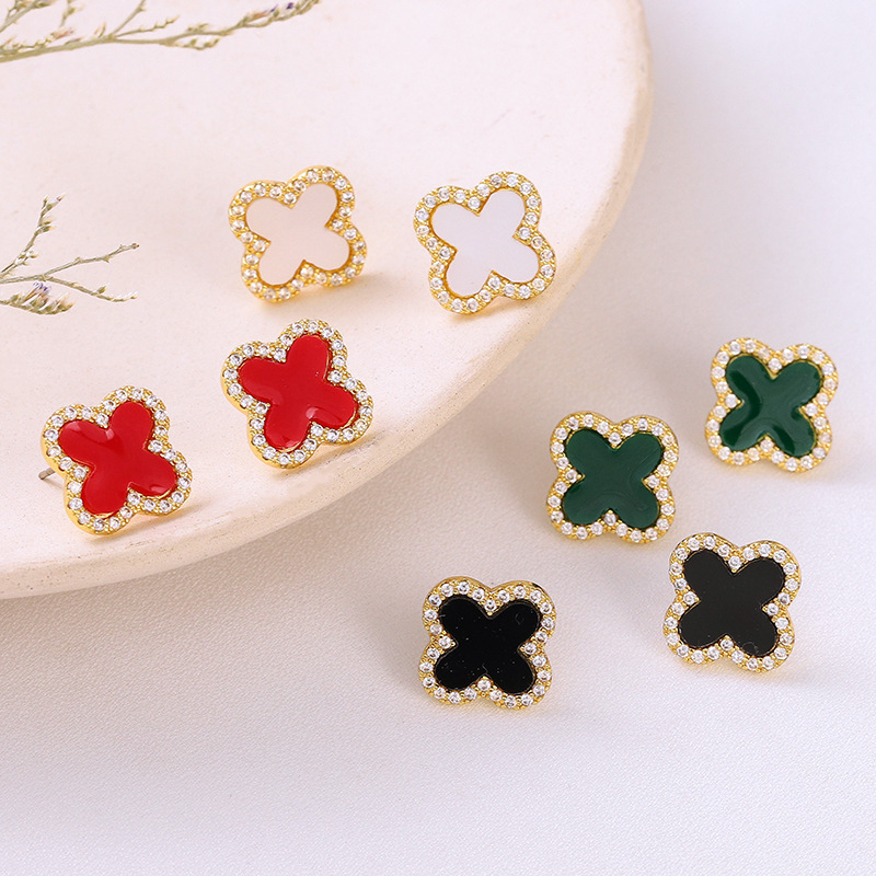 Women's Simple Fashion Lucky Four-Leaf Clover Classic Earrings and Necklace Jewelry Set