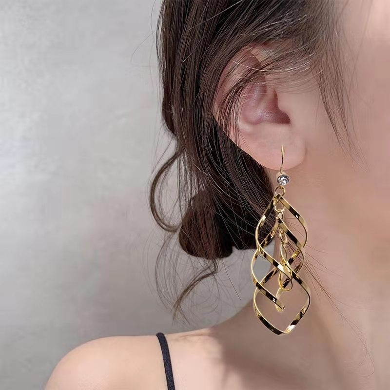 E1193 Women's Fashion Spiral Long Earrings Personality Simple Geometric Earrings