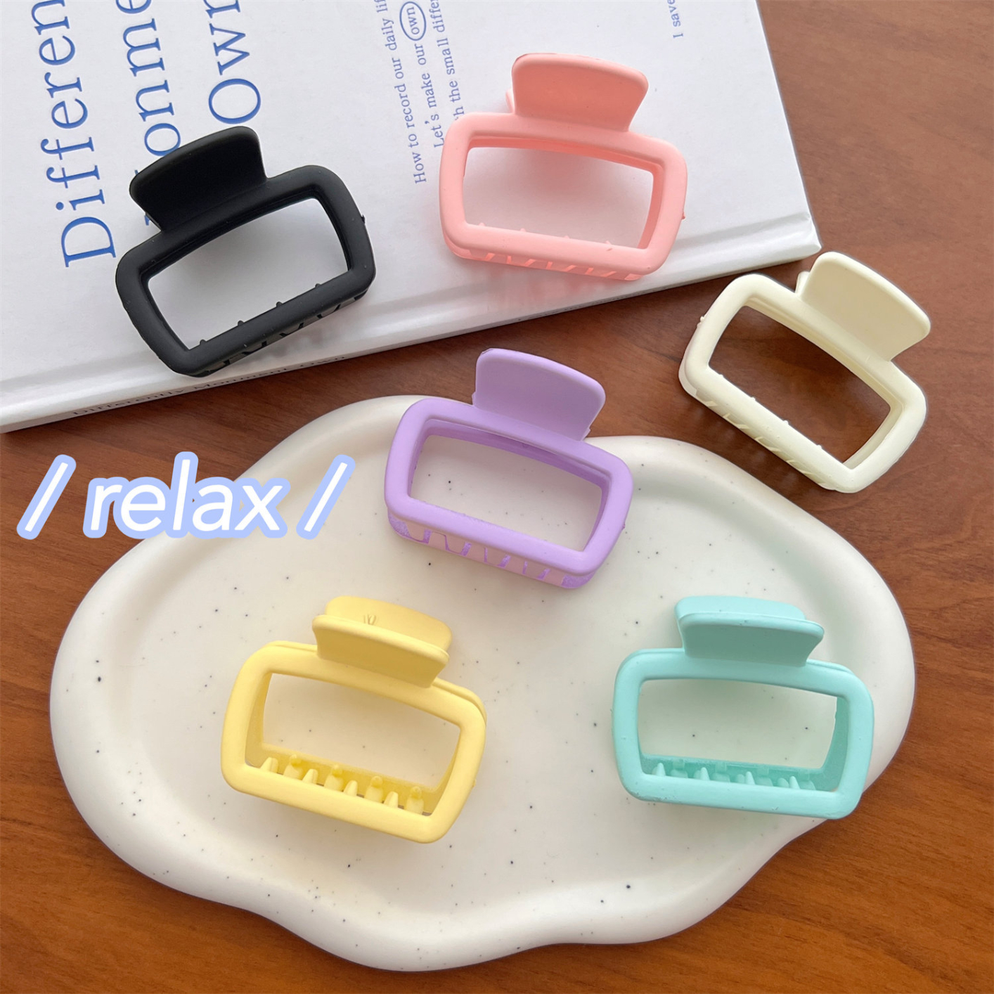 FJ1068 Women's Simple Square Small Grab Hair Clip Headpiece on the Back of the Head