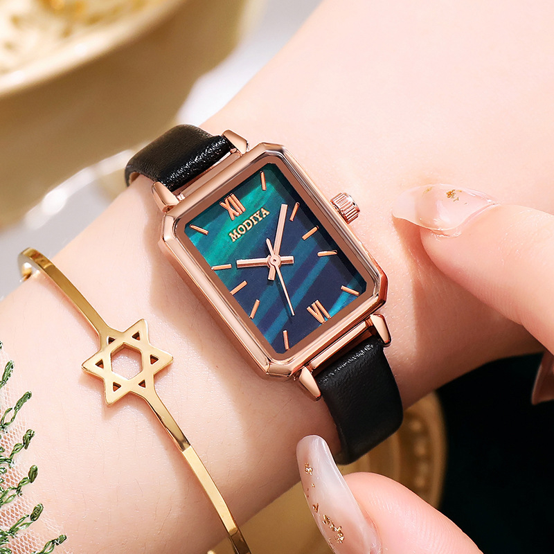 PD621-J Minimalist Design Square Watches Classic Ladies Leather Wristwatches Casual Female Quartz Watch