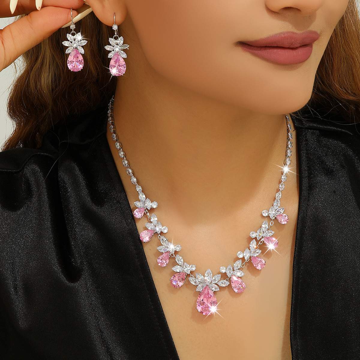 French Style Bridal 2Pcs Jewelry Set for Women, Silver Plated Collarbone Necklace Adorned With Flower-Shaped Clear Crystals and Gradient Pink Teardrop Cubic Zirconia, Matching Hook-Style Floral Pink Teardrop Drop Earrings, Sparkly Premium Crafted Ornaments, Ideal Wedding Accessories, Perfect Matches For Evening Banquets, Prom Parties, Formal Gowns And Romantic Photoshoots, Elegant Long-Lasting Gift Jewellery For Ladies On Different Festive Milestones
