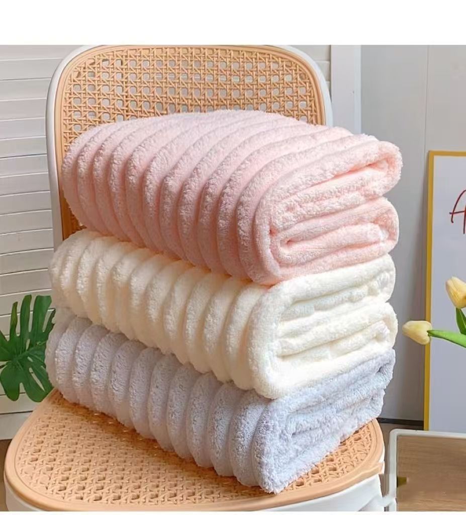 Extra Large Bath Towels 70 x 140 CM,30 x 60 CM, Coral Fleece, Larger & Lighter Weight, Quicker to Dry, Super Soft and Absorbent, Perfect for Bathroom, Pink