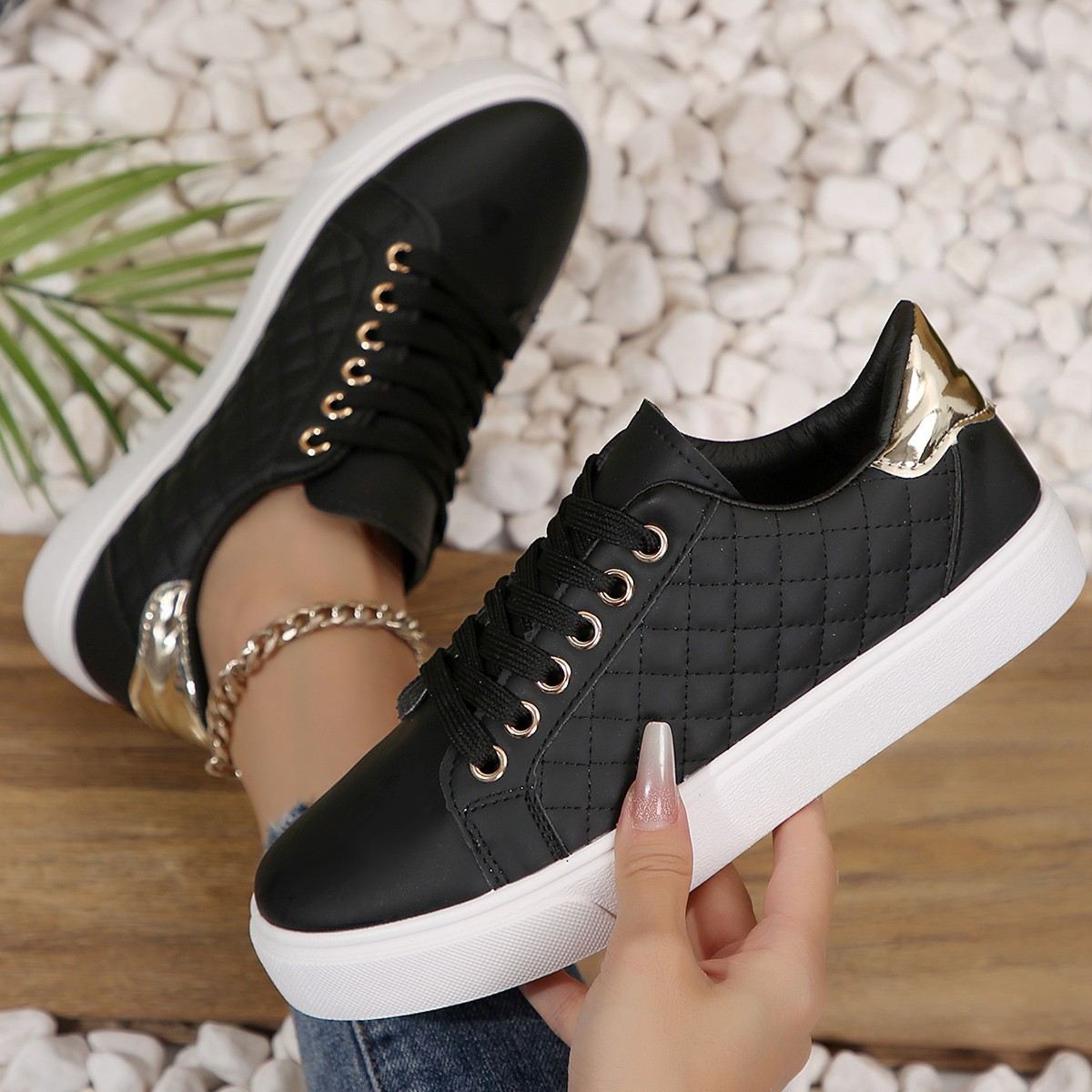 Spring 2025 new European and American export large-sized women's shoes, flat white sneakers, round toe, simple solid color casual board shoes for women