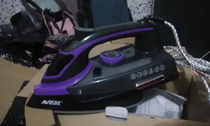 Quality 3000W - Avinas Electric Steam Iron - Purple/Black