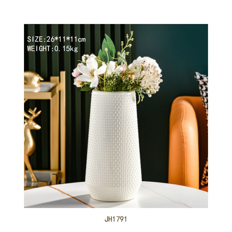 Vase ornaments living room flower arrangement American dining table modern luxury wind home TV cabinet dried flowers soft decorations plastic bottles group 5