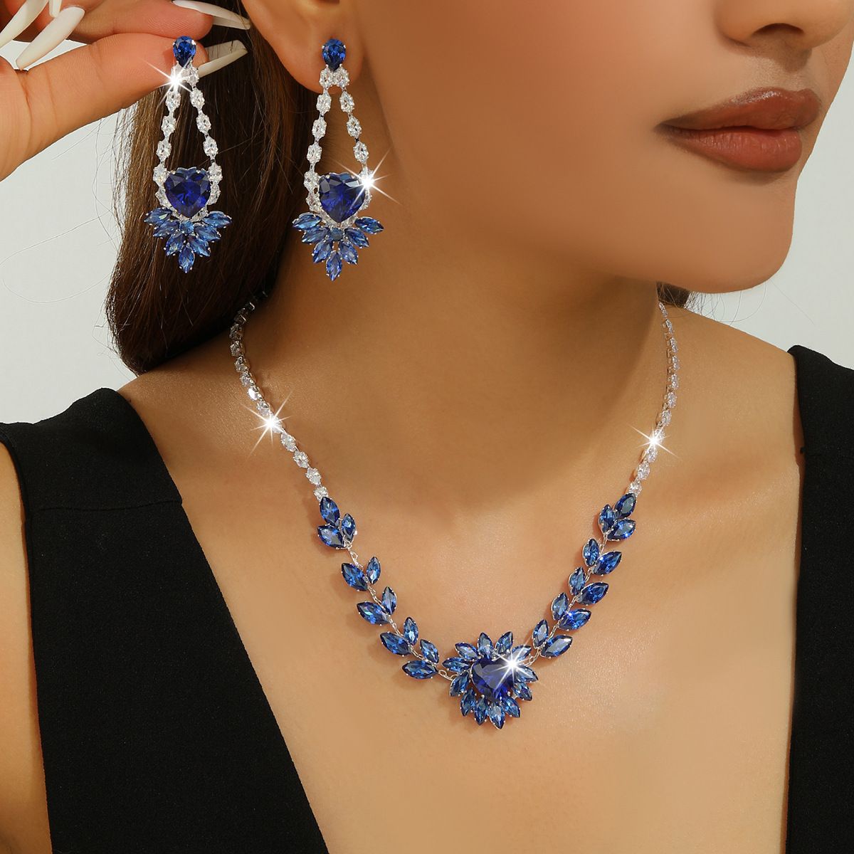 Luxury Blue Heart Sunflower Zircon 2Pcs Jewelry Set, Eco-Friendly Alloy Necklace Earrings Matching Kit, Adjustable Extension Chain Sparkling Crystal Collarbone Choker, Elegant Bridal Wedding Evening Banquet Prom Formal Dress Accessories, Glamorous Shiny Statement Gift Jewelry for Women Ladies
