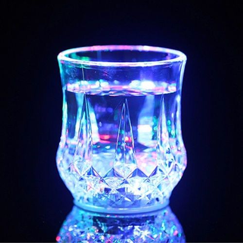 Luminous cup for water, Christmas gift, colorful sparkling cup, dragon cup, luminous cup, glowing water cup，Change into rainbow lights after pouring water，Pour water and it will light up, specializing in treating people who don't like to drink water, Christmas gifts, birthday gifts,
