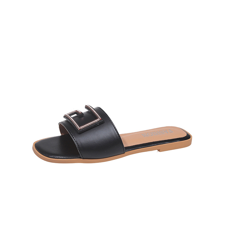Big size metal clasp cool slipper female 2025 summer new senior feeling all kinds of casual flat one flip-flop female