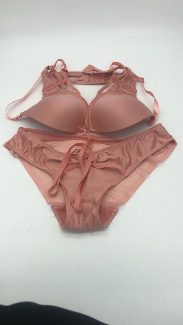  New Arrival Sexy Underwear Stylish Solid Color Underwire Thick Sponge Push-Up Woman Bras