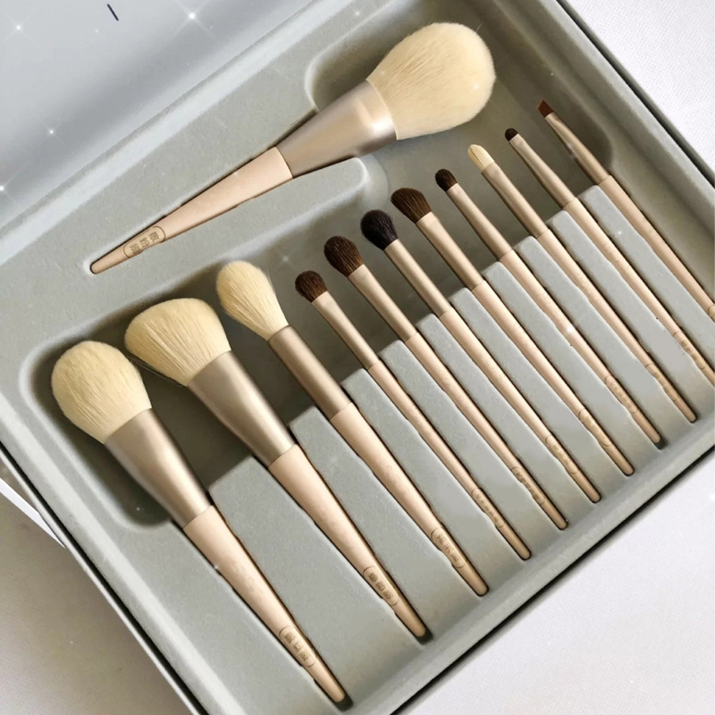 12 Pcs Morandi Professional Makeup Brush Set Corn Silk Pony Hair Eye Shadow12 Pcs Morandi Professional Makeup Brush Set Corn Silk Pony Hair Eye Shadow