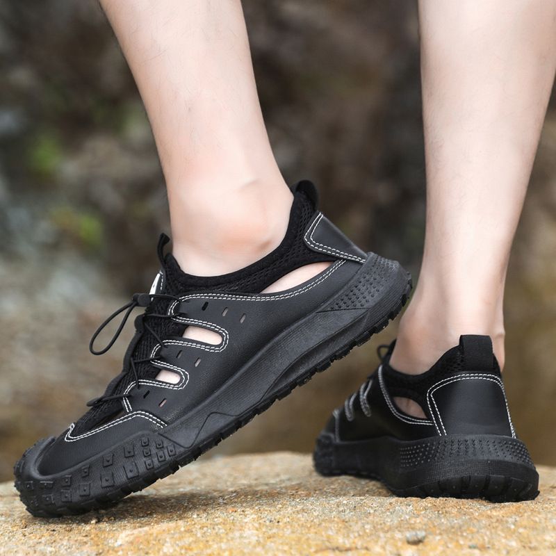 Men's sandals 2025 summer new hollow breathable men's soft soles soft surface light men's shoes beach shoes wading men