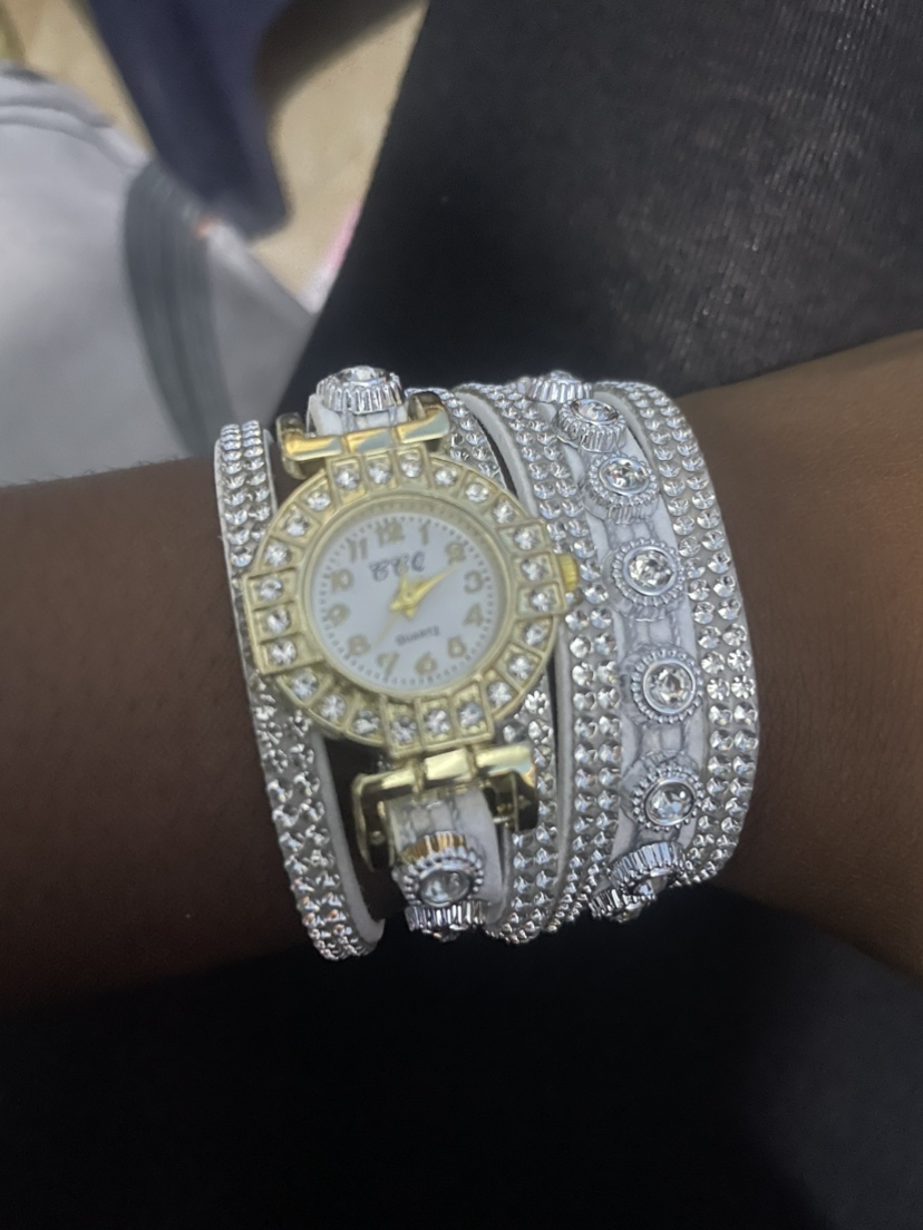 Women Watches Luxury Personalized Multi-Color Key Pendant Diamond Bracelet Watch Digital Watch evaluates picture