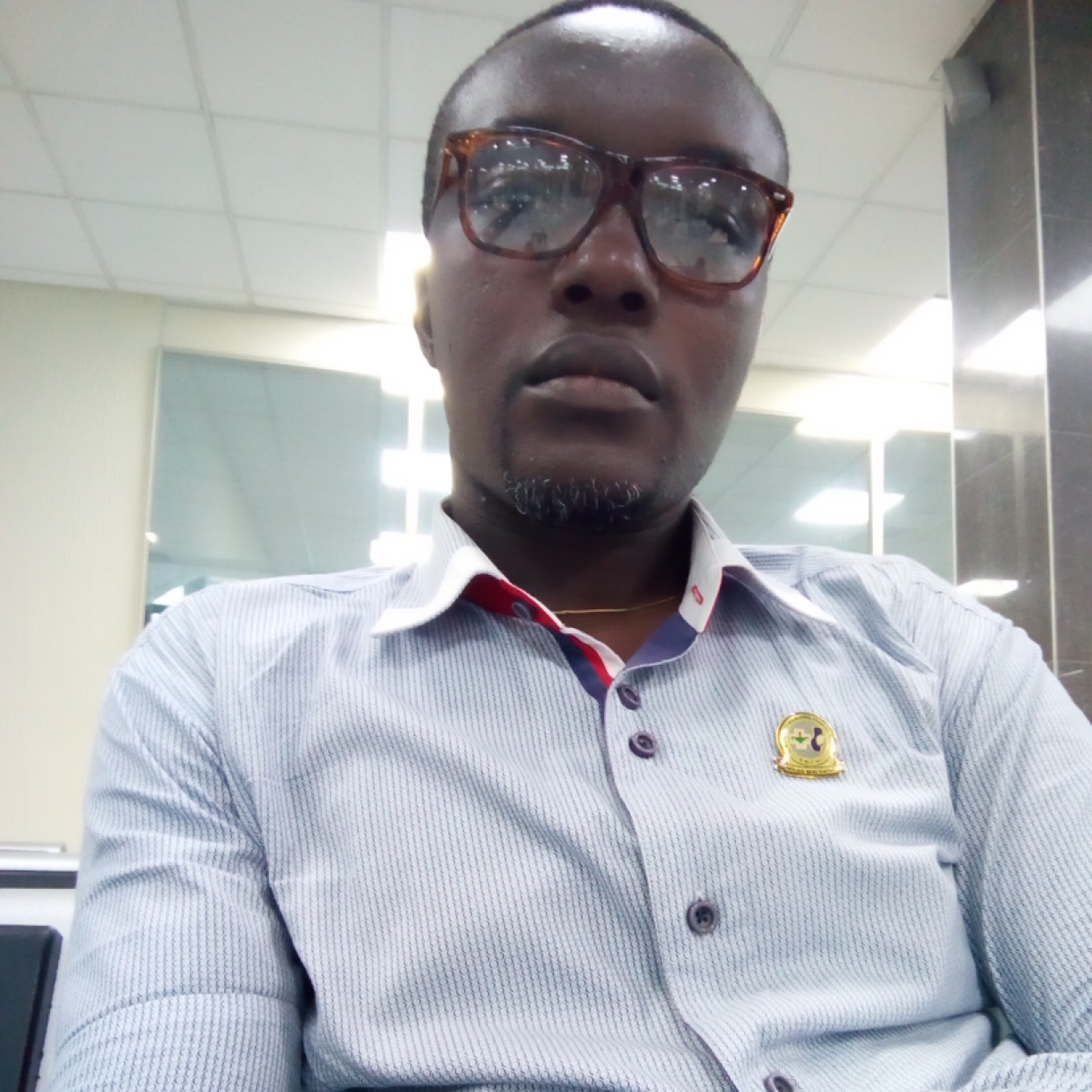 Luminous gas nozzle lamp evaluates user icon