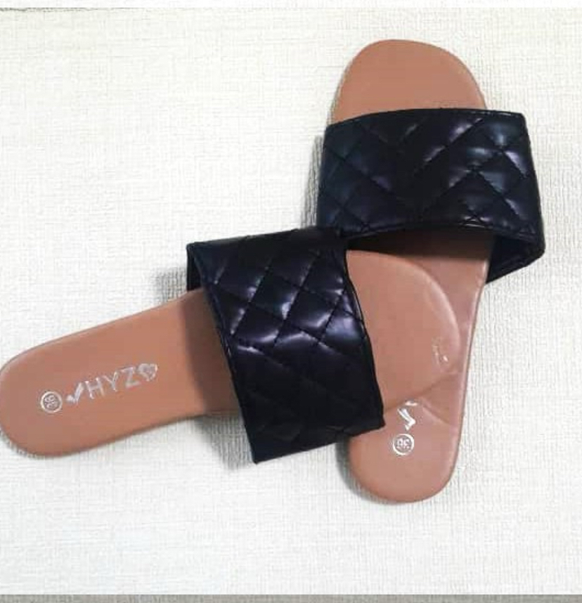 Trending Couple Design Popular Slides women factory flat sandals Slide Slippers
 evaluates picture