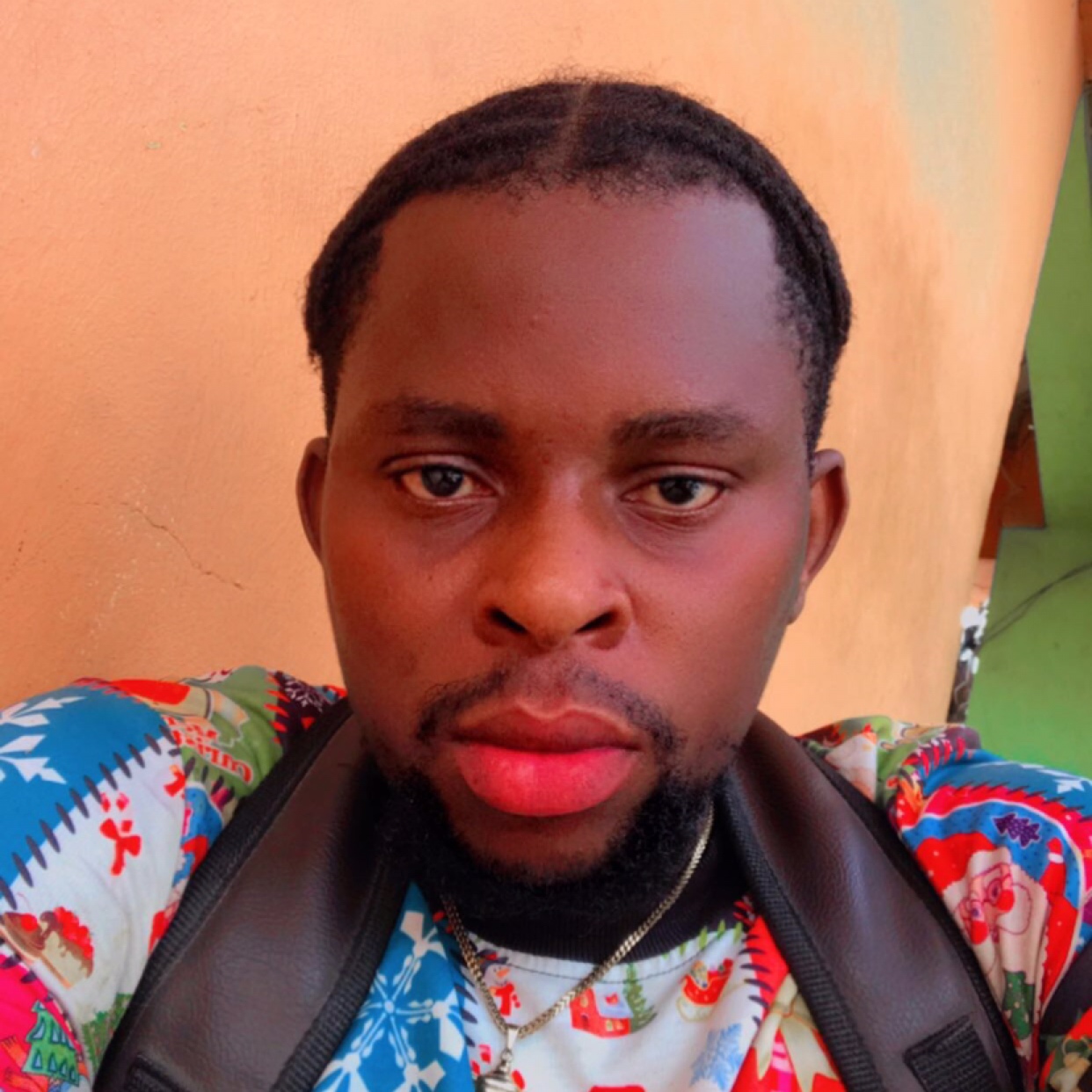 Magnetic Wireless Bluetooth Earphones Music Headset Phone Neckband Sport Earbuds Earphone With Mic For All Phone evaluates user icon